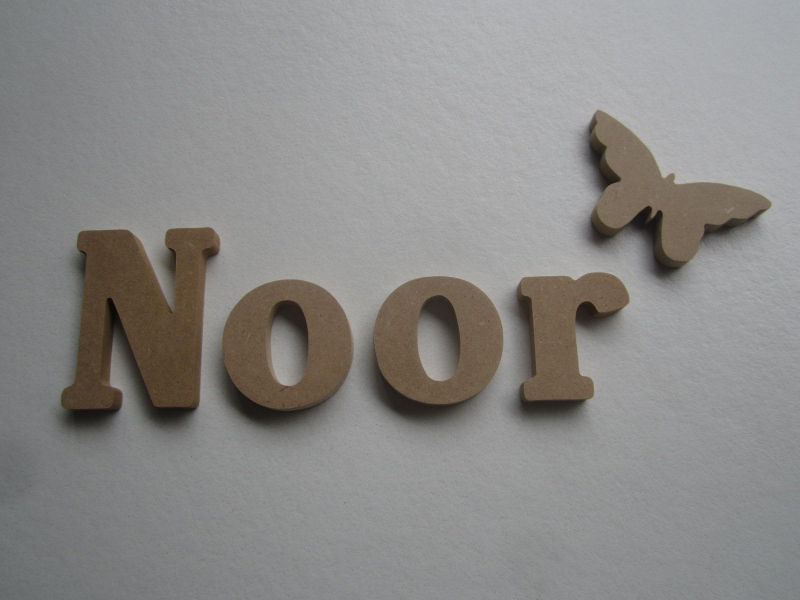 struik Religieus Verwachting Houten letters bevestigen